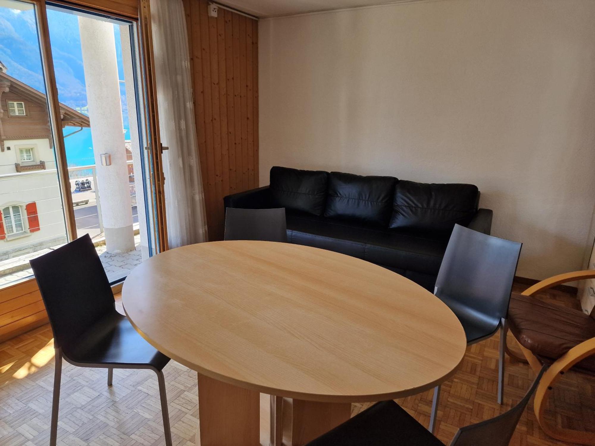 Lake Facing Studio Niederried bei Interlaken Εξωτερικό φωτογραφία