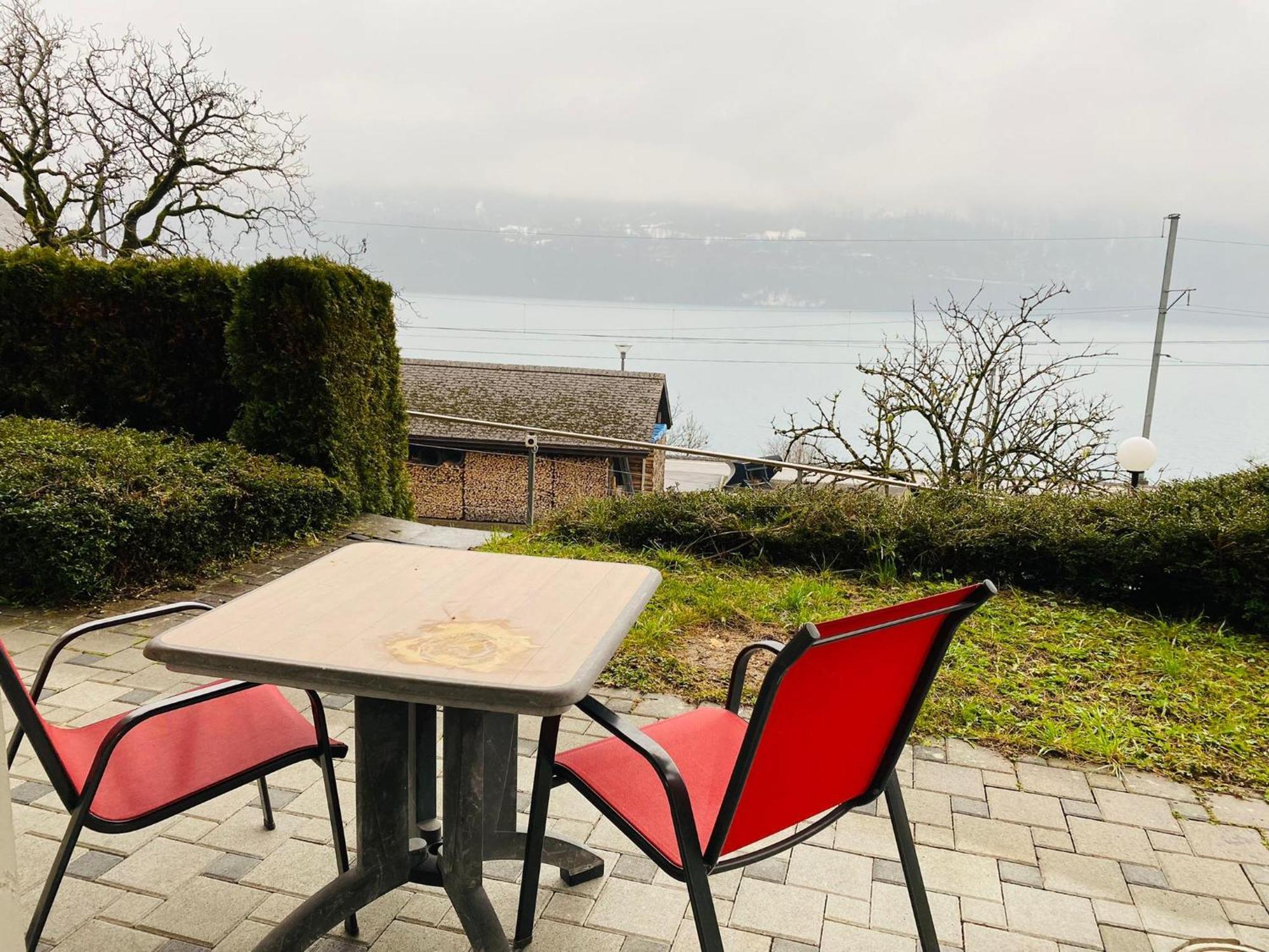 Lake Facing Studio Niederried bei Interlaken Εξωτερικό φωτογραφία